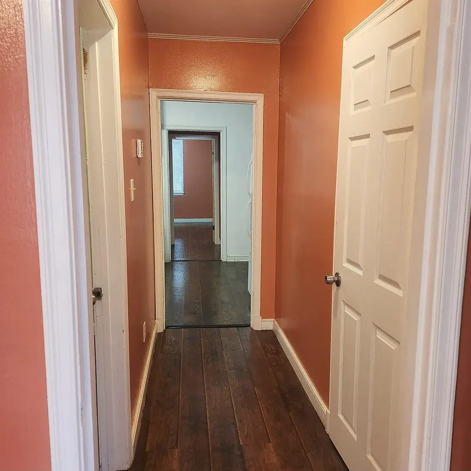 3484 Vernon Ave #0 - Photo 2 of 8