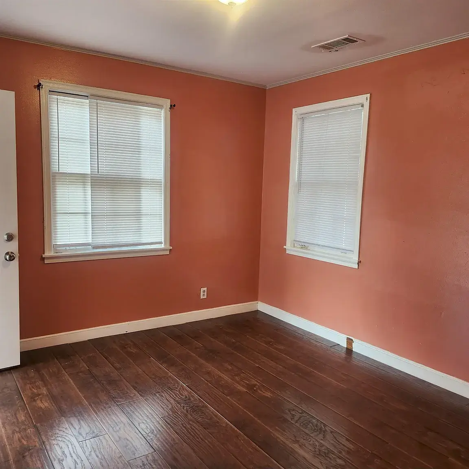 3484 Vernon Ave #0 - Photo 3 of 8