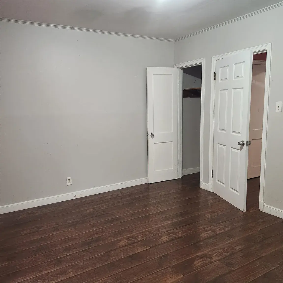 3484 Vernon Ave #0 - Photo 4 of 8