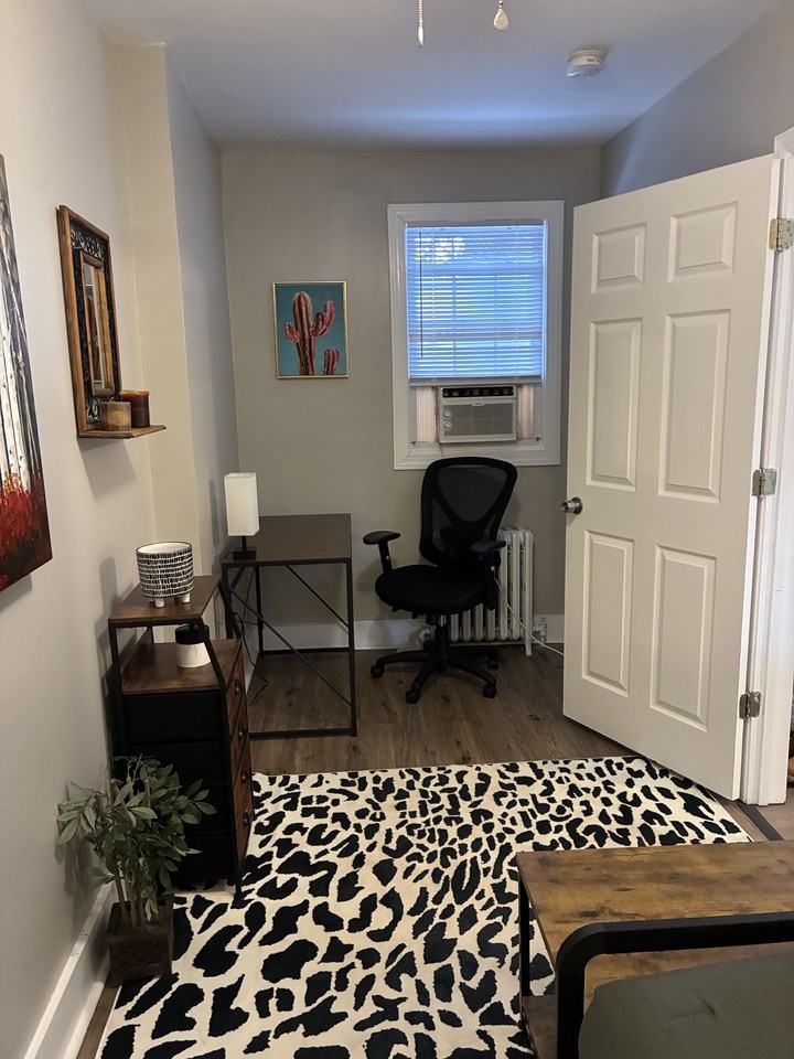 3310 Dubois Pl Se #2 - Photo 4 of 6