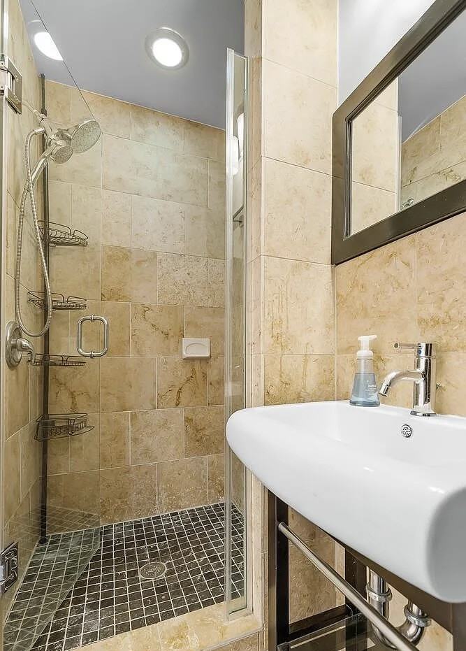 2212 11th St Nw #NA - Photo 7 of 19