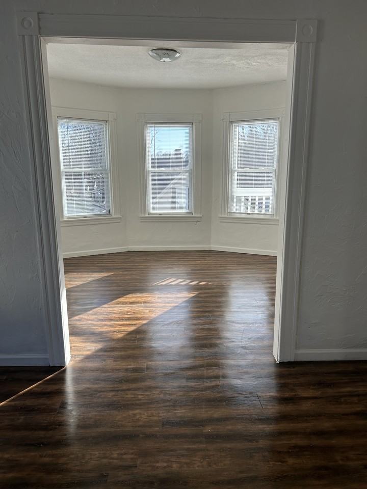 4 Minthorne St #2 - Photo 6 of 17