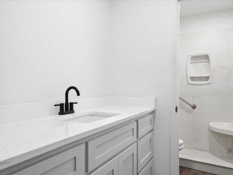 1900 Mahalia Dr #NA - Photo 2 of 13