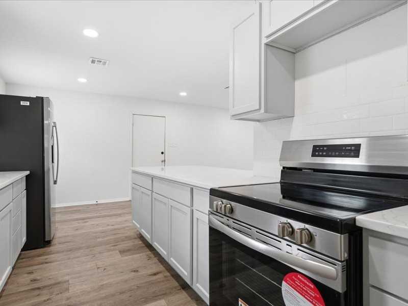 1900 Mahalia Dr #NA - Photo 6 of 13