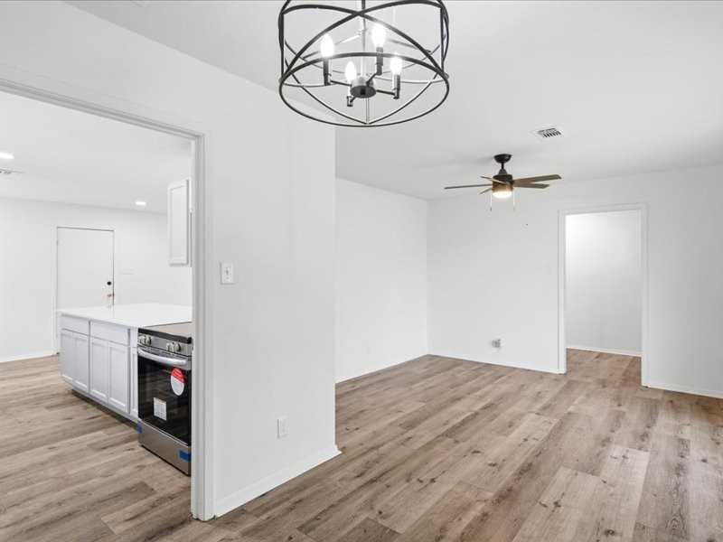 1900 Mahalia Dr #NA - Photo 7 of 13