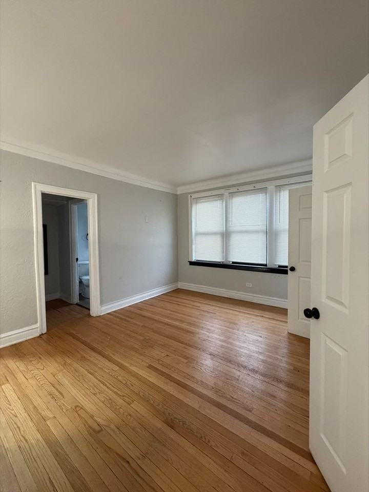 8242 S Drexel LLC - Photo 4 of 9