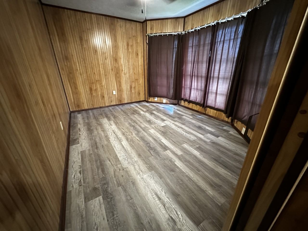 301 Cottonwood Blvd #NA - Photo 3 of 17