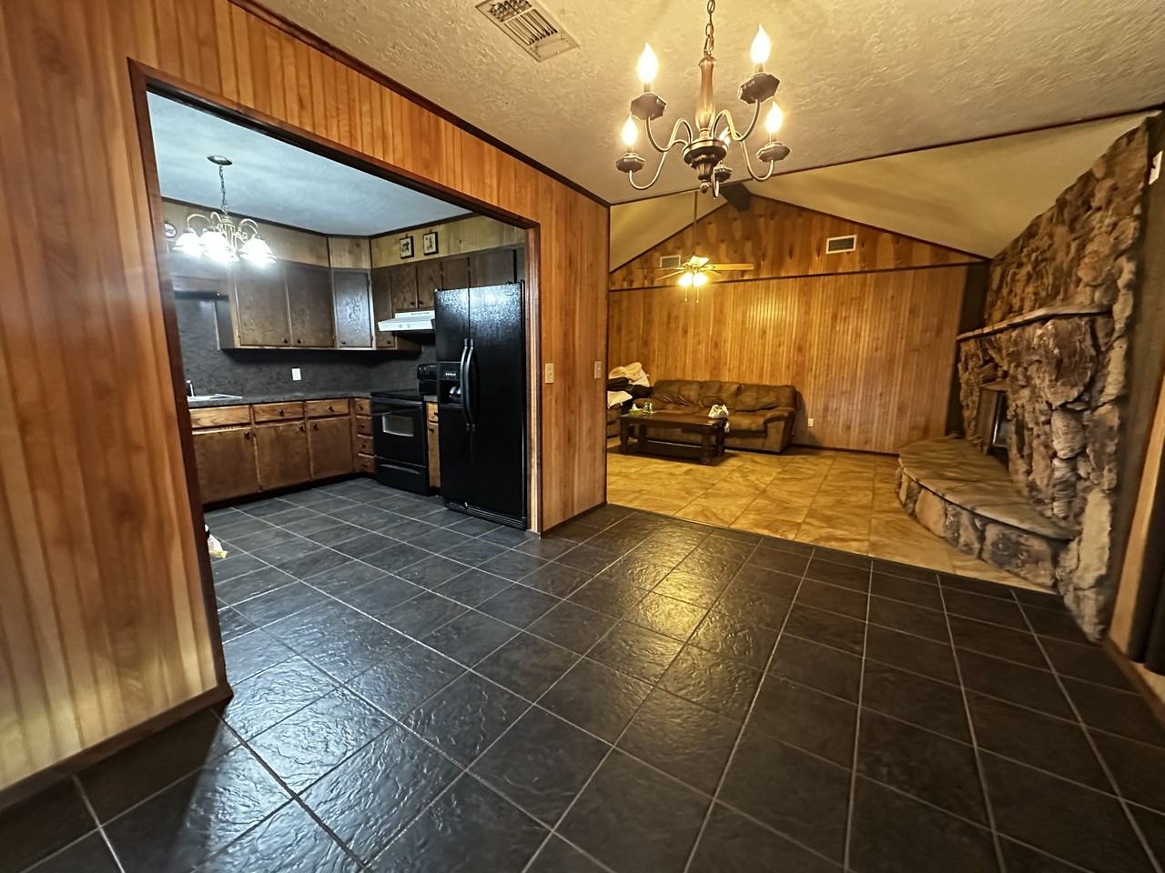 301 Cottonwood Blvd #NA - Photo 6 of 17