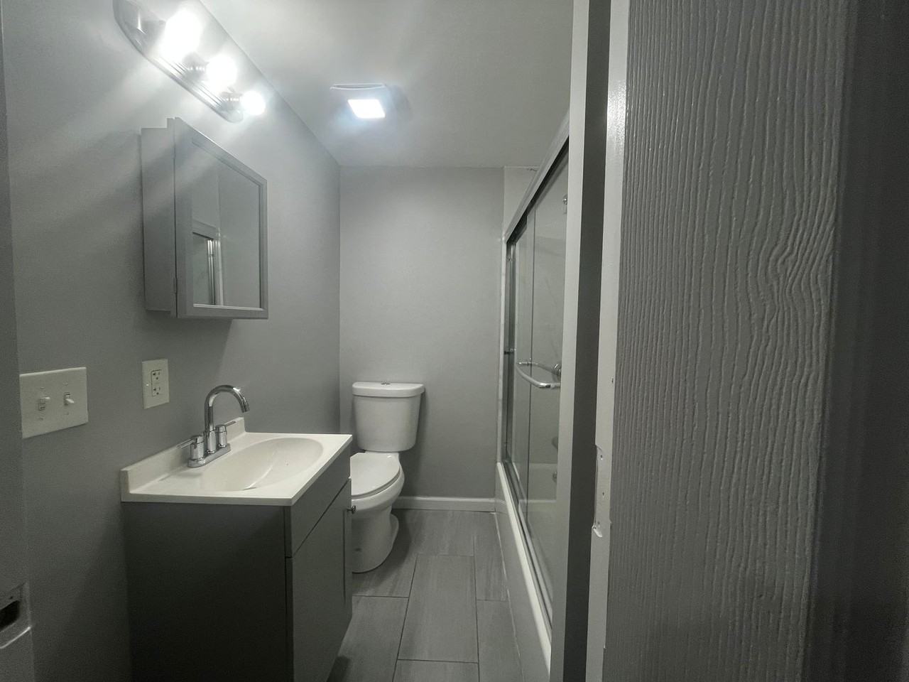 Renovated Apartments in Black Rock, Bridgeport - Photo 5 of 9