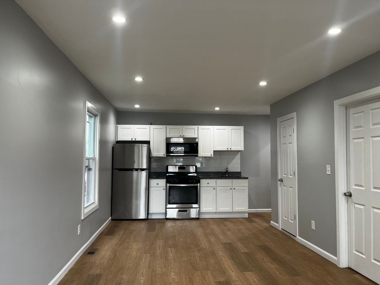 Renovated Apartments in Black Rock, Bridgeport - Photo 6 of 9