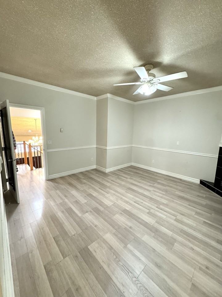 13347 60 Avenue - Photo 4 of 23