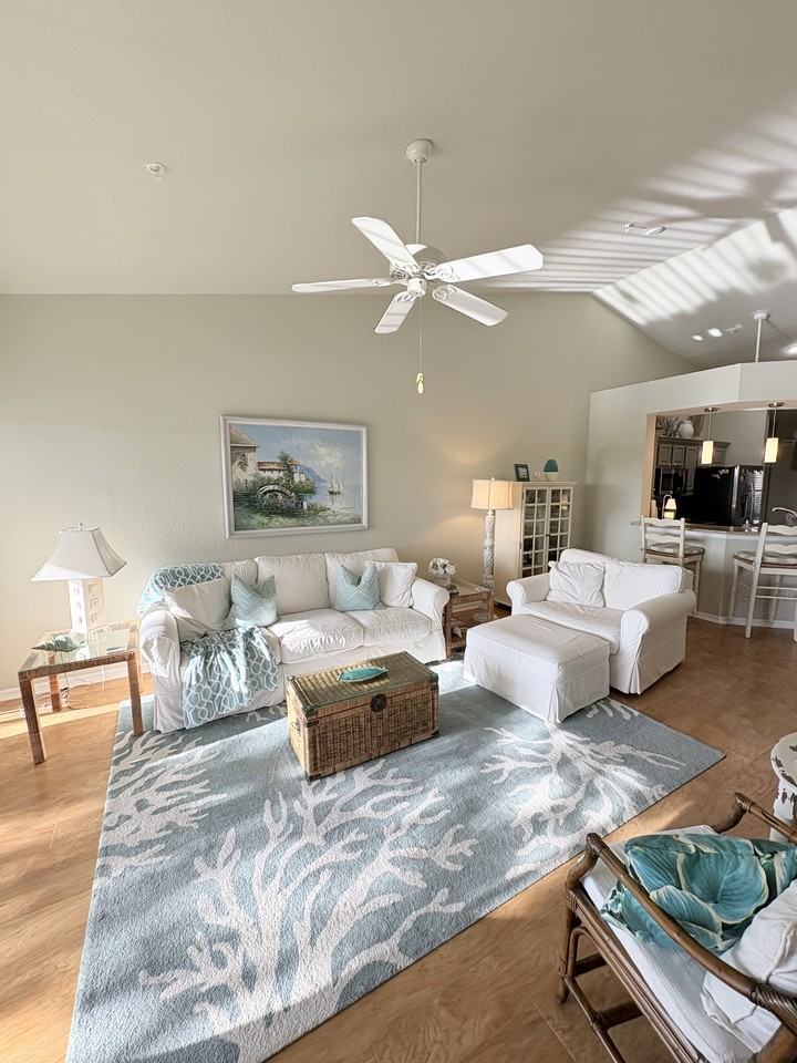 9855 Costa Mesa Ln #412