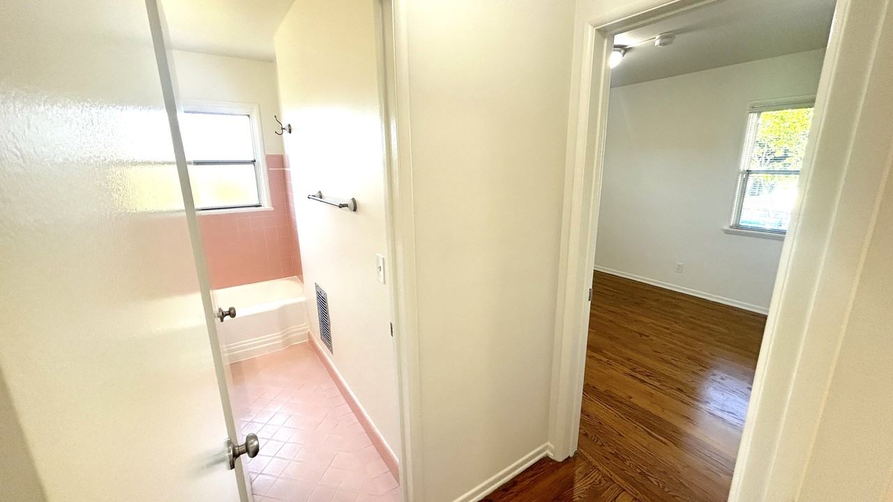 253 South Church Lane - Photo 6 of 10