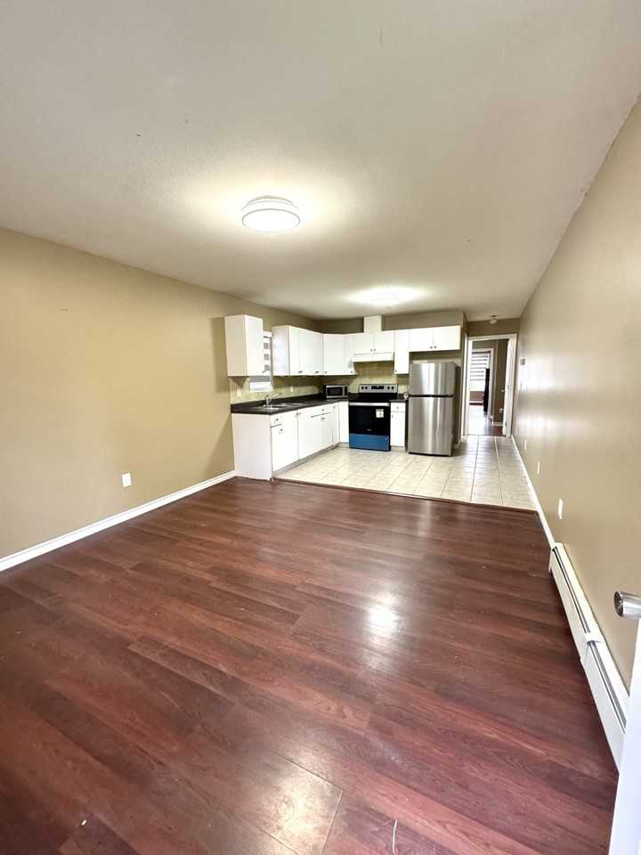 13347 60 Avenue - Photo 2 of 10