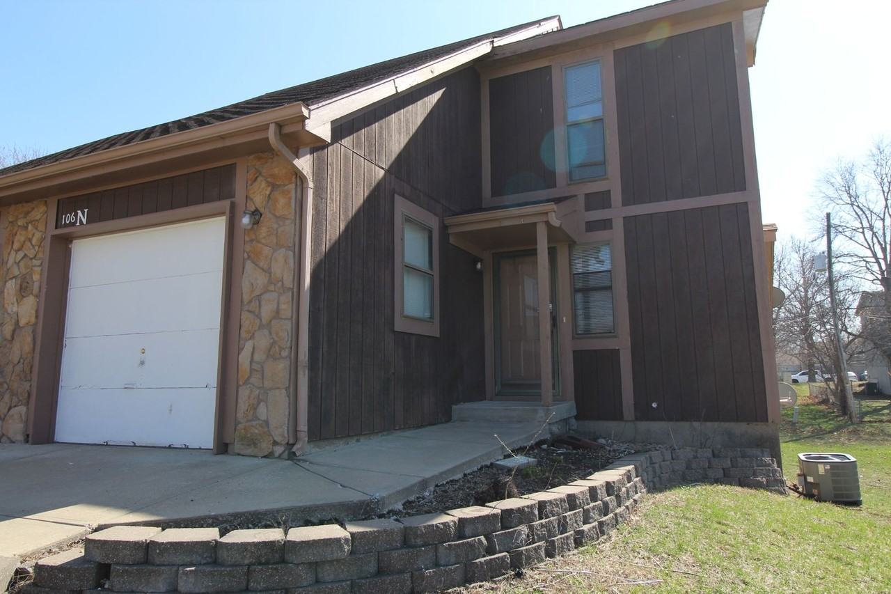 106 N Saxony Dr - Photo 2 of 12