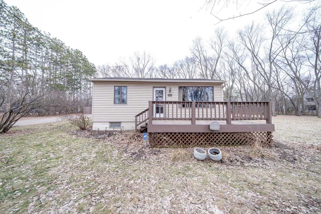 1410 Juneau Ln N #1 - Photo 2 of 34