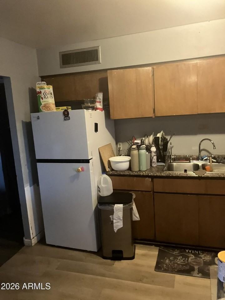 4214 W Lewis Ave - Photo 7 of 13