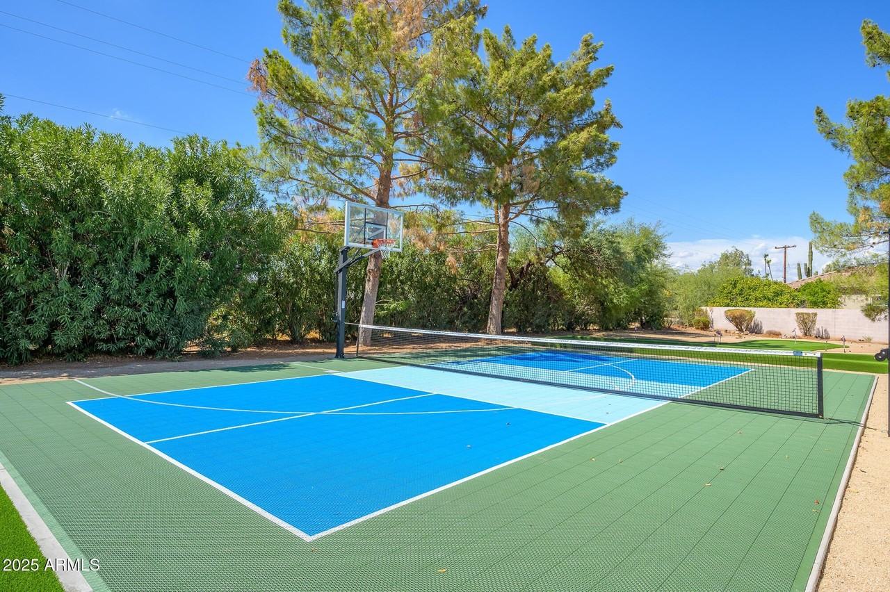 11212 N Sundown Dr - Photo 3 of 50