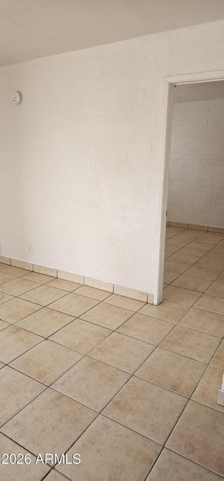 581 S California St Apt 4 - Photo 3 of 3