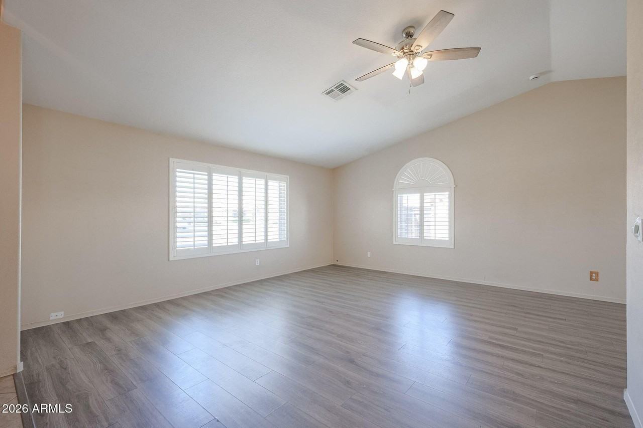 12759 N 86th Ln - Photo 5 of 36