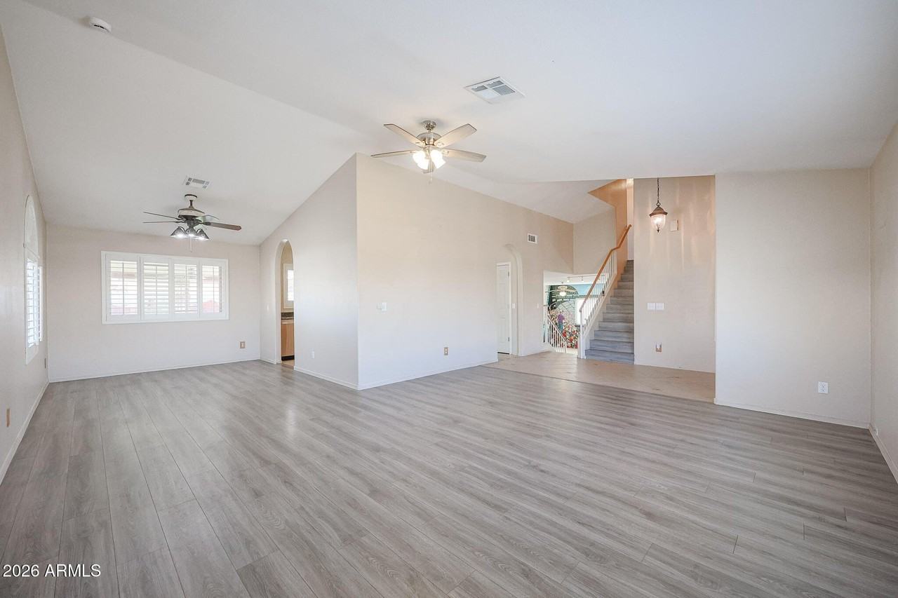 12759 N 86th Ln - Photo 6 of 36