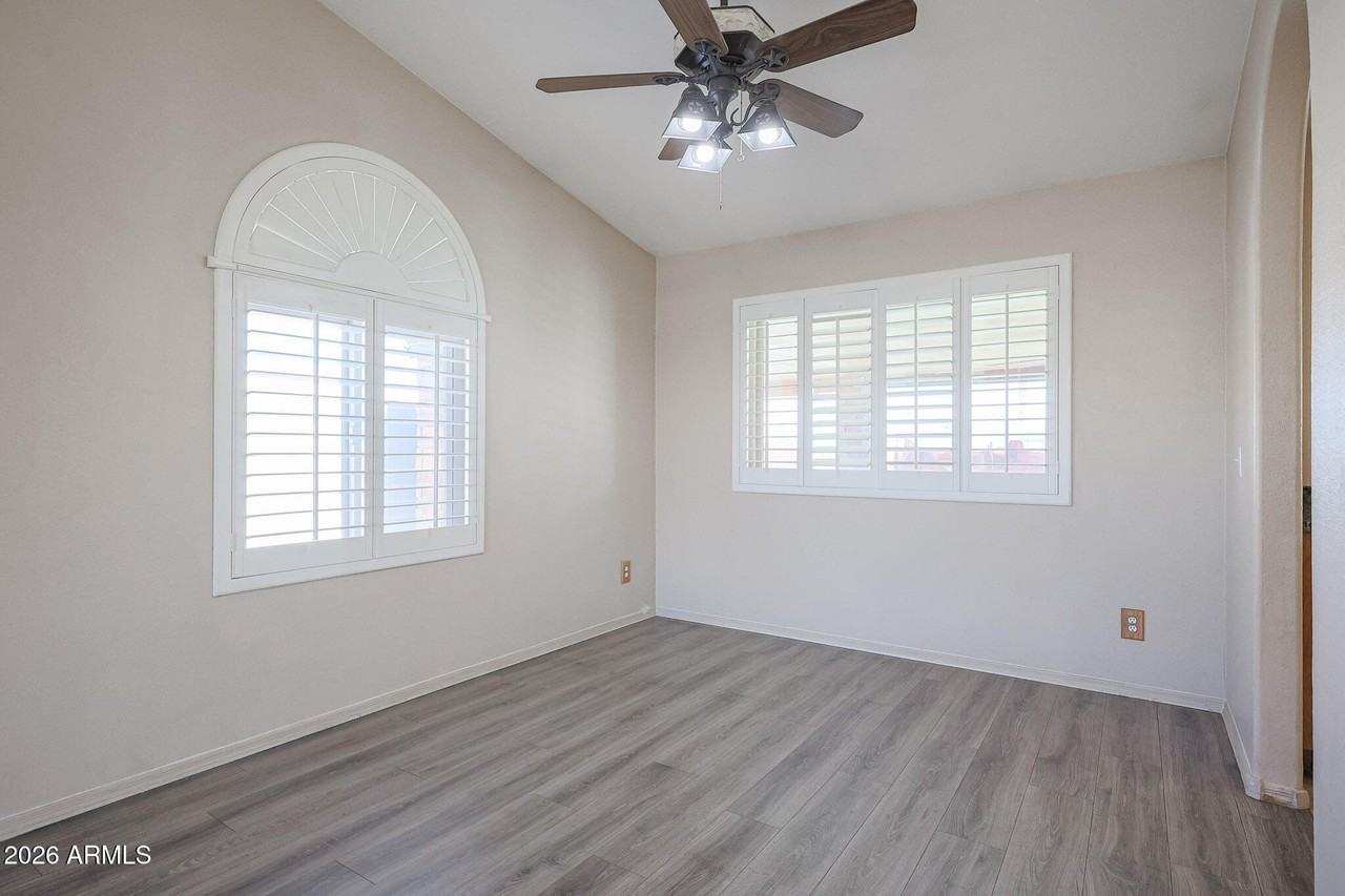 12759 N 86th Ln - Photo 7 of 36