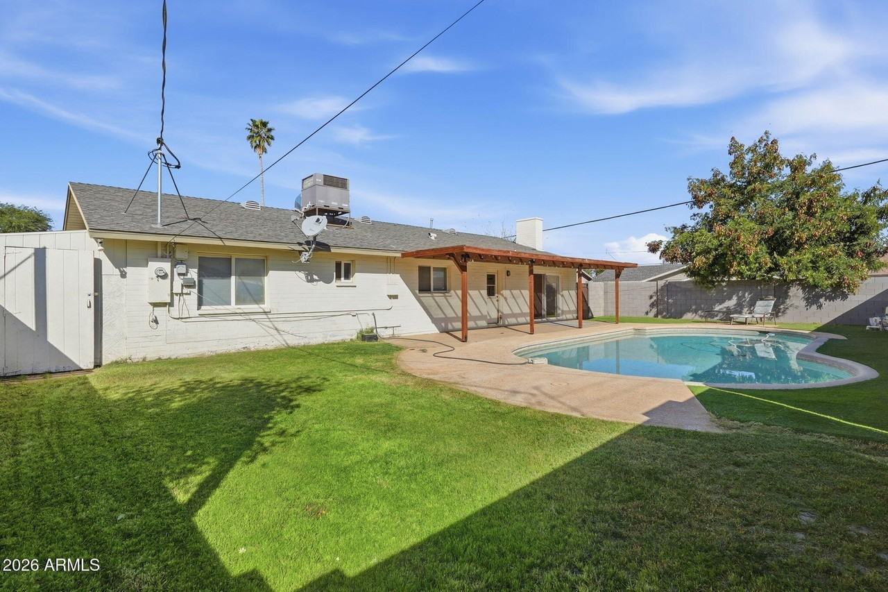 2503 S Jentilly Ln - Photo 6 of 35