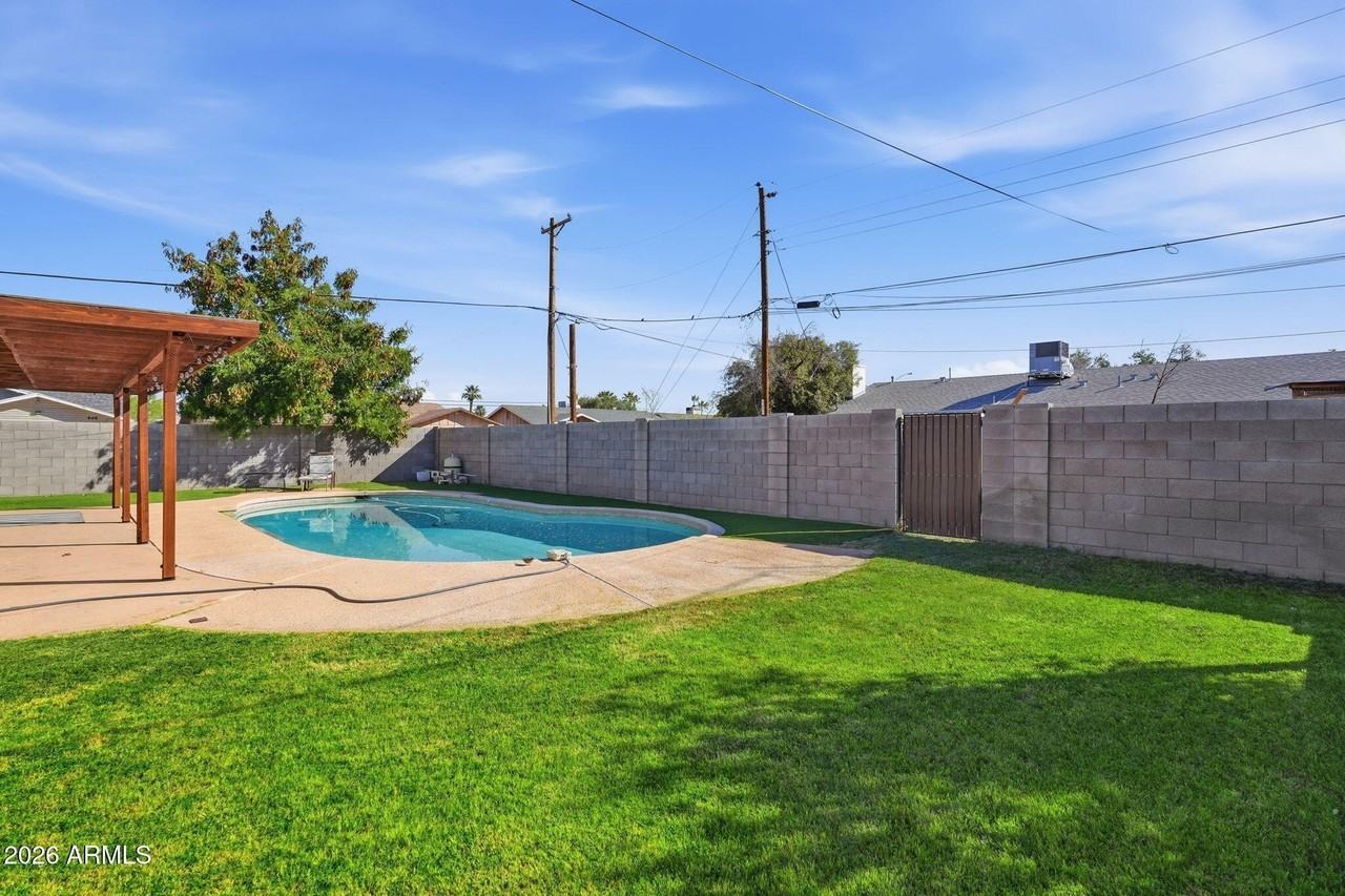 2503 S Jentilly Ln - Photo 7 of 35