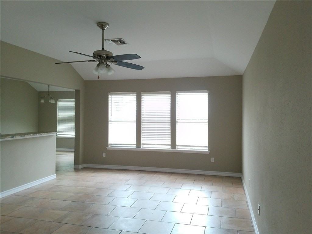 1106 Cupertino St - Photo 4 of 16