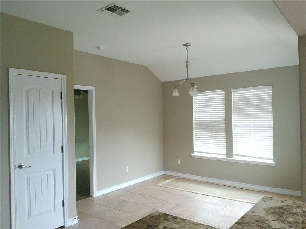 1106 Cupertino St - Photo 5 of 16