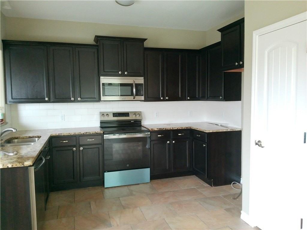 1106 Cupertino St - Photo 6 of 16