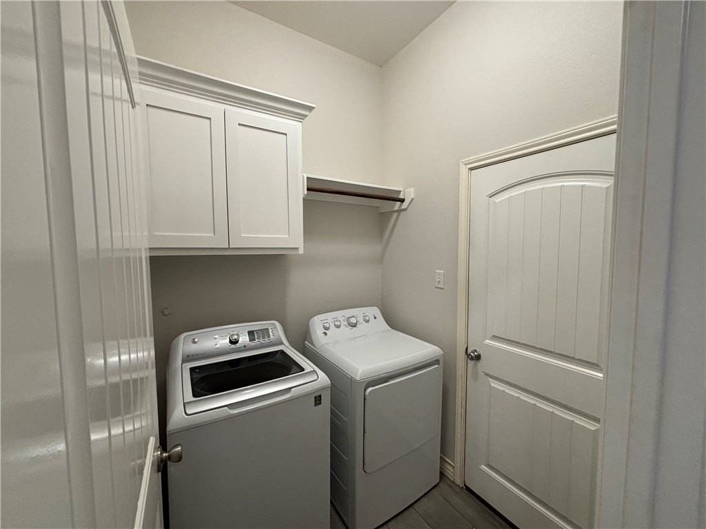 2553 Lorine Dr - Photo 7 of 14