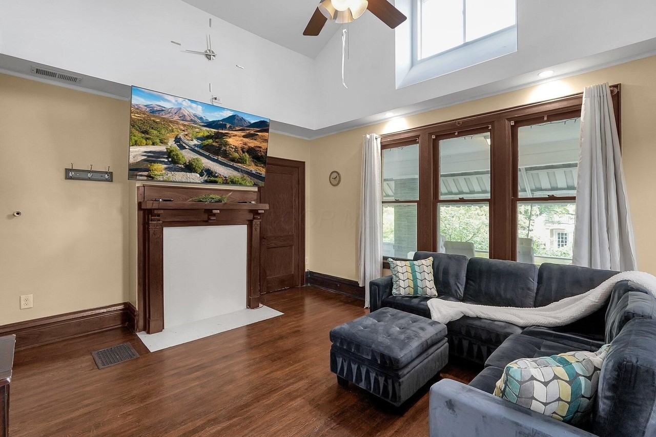 366 Berkeley Rd - Photo 6 of 24