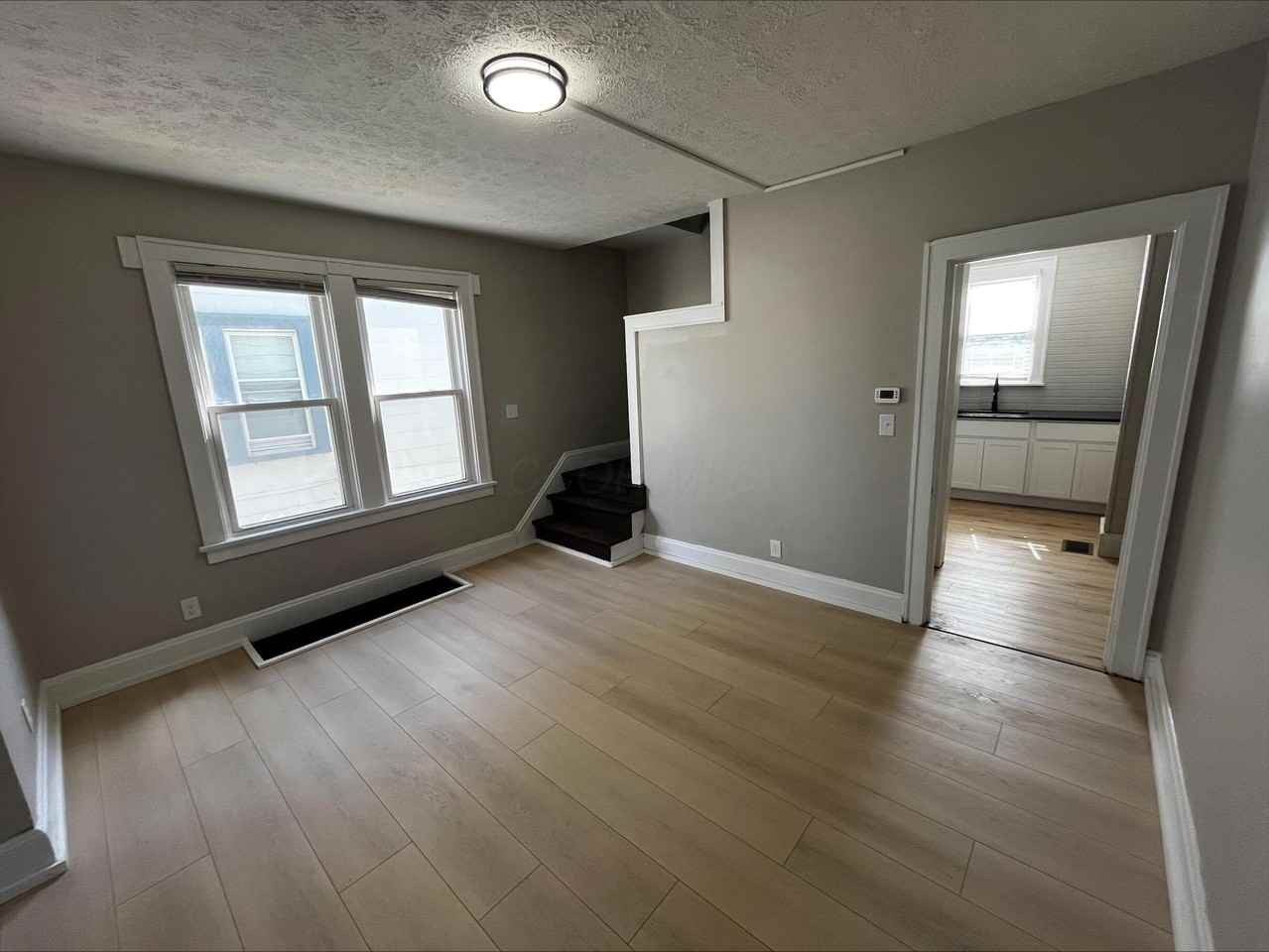 2745 Steele Ave - Photo 2 of 8