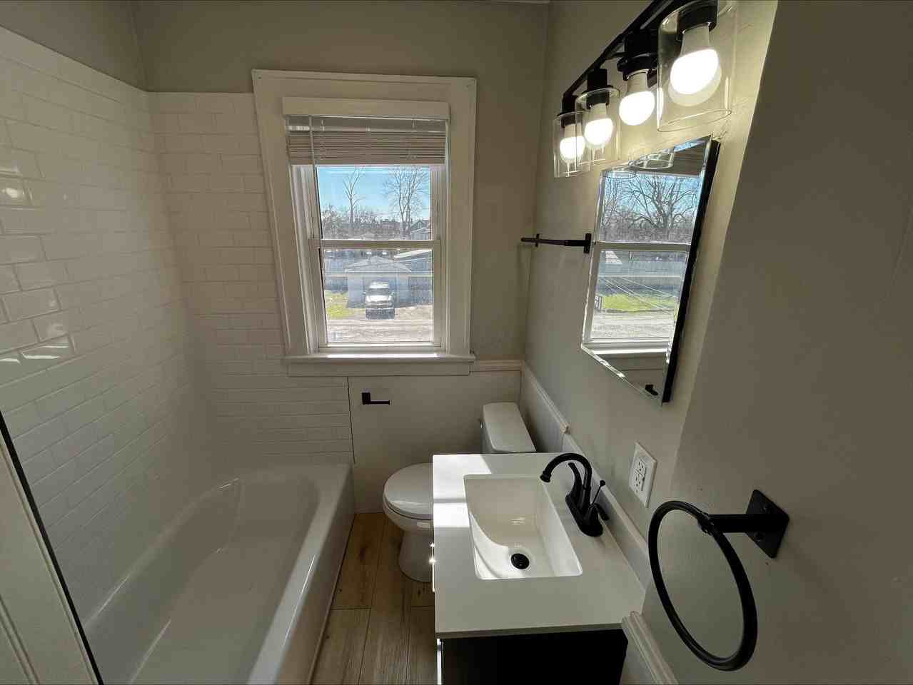 2745 Steele Ave - Photo 7 of 8