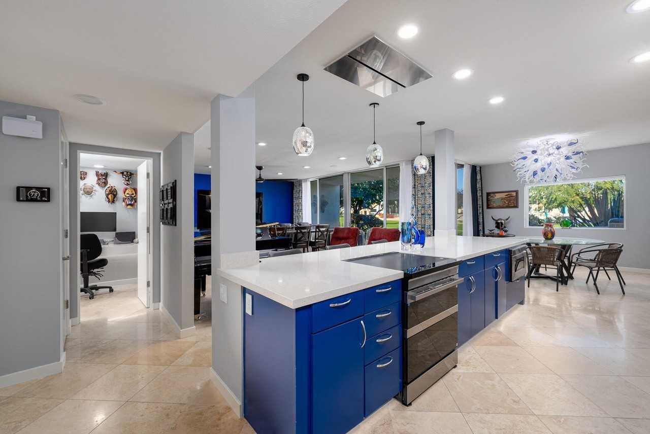 449 Desert Lakes Dr - Photo 2 of 44