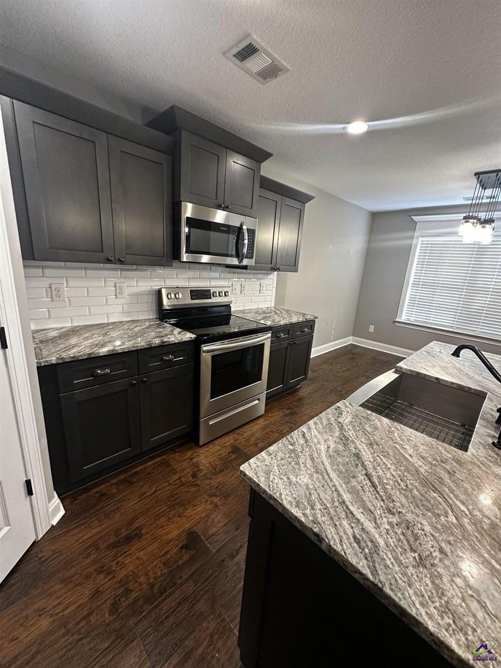 126 Locks Heath Ct - Photo 6 of 18