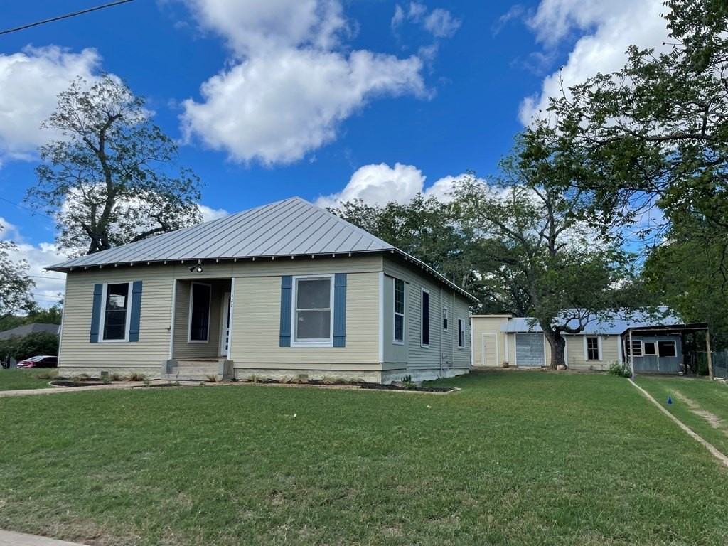 422 S Orange St - Photo 4 of 21