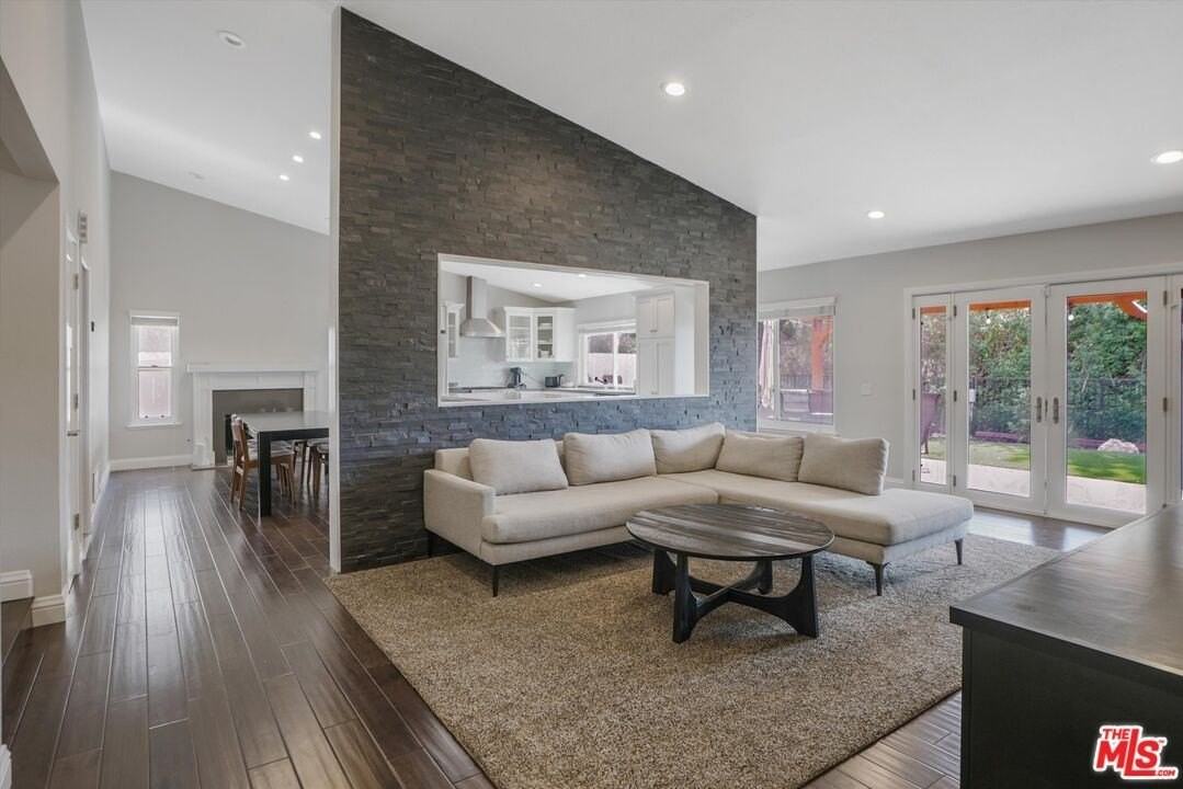 438 Raindance St - Photo 3 of 33