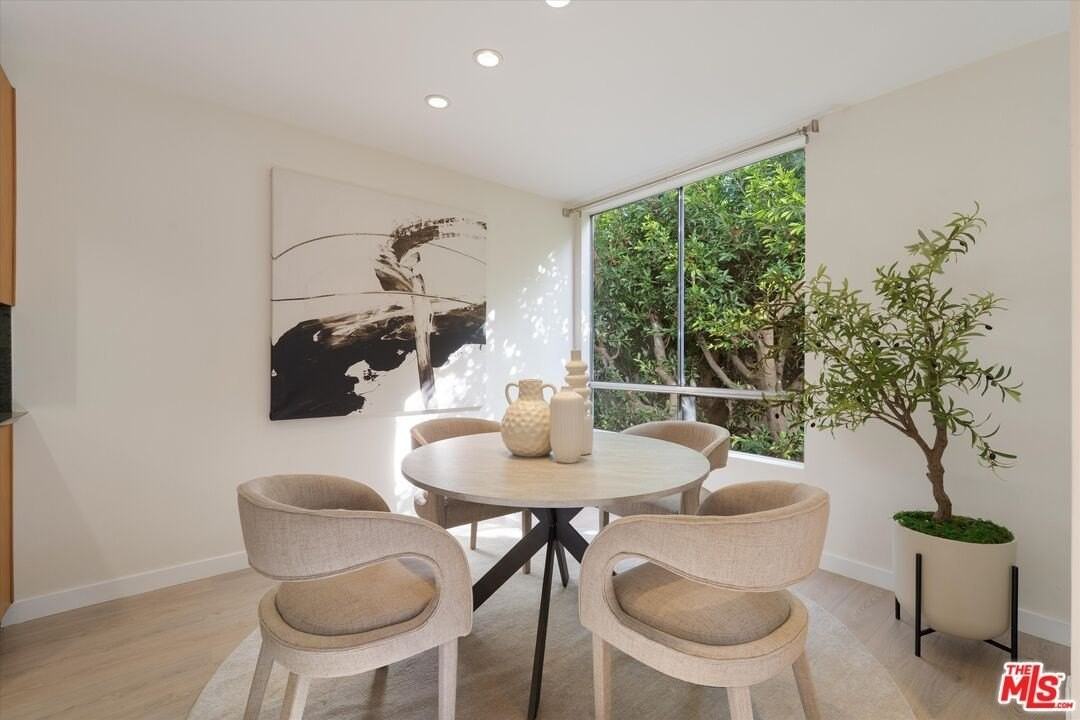 429 N Oakhurst Dr Apt 203 - Photo 7 of 37