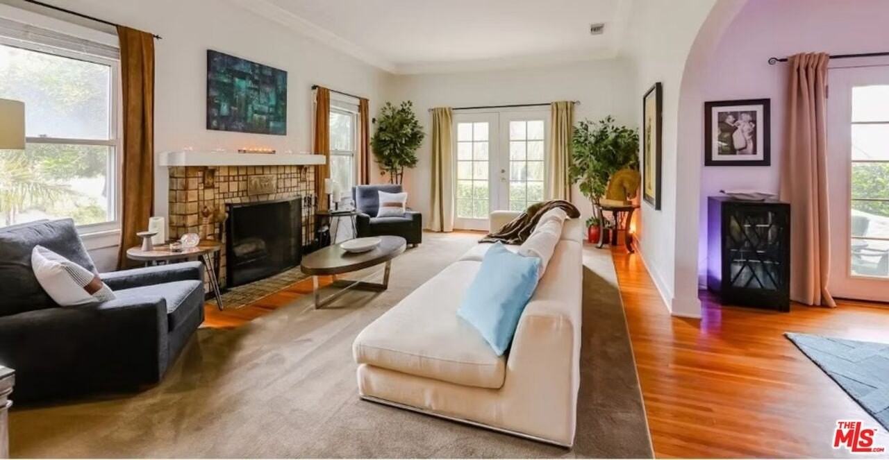 1203 S Rimpau Blvd - Photo 3 of 15