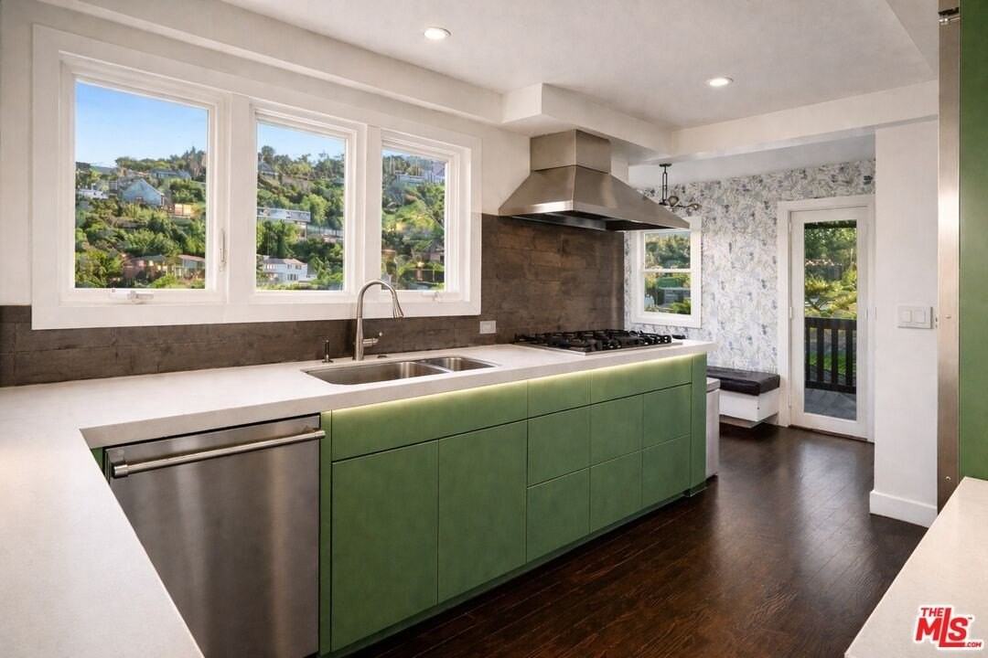 8810 Hollywood Blvd - Photo 6 of 39