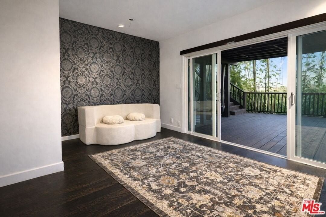 8810 Hollywood Blvd - Photo 7 of 39