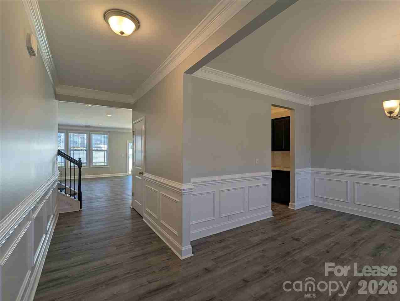 1530 Cambria Ct - Photo 3 of 32