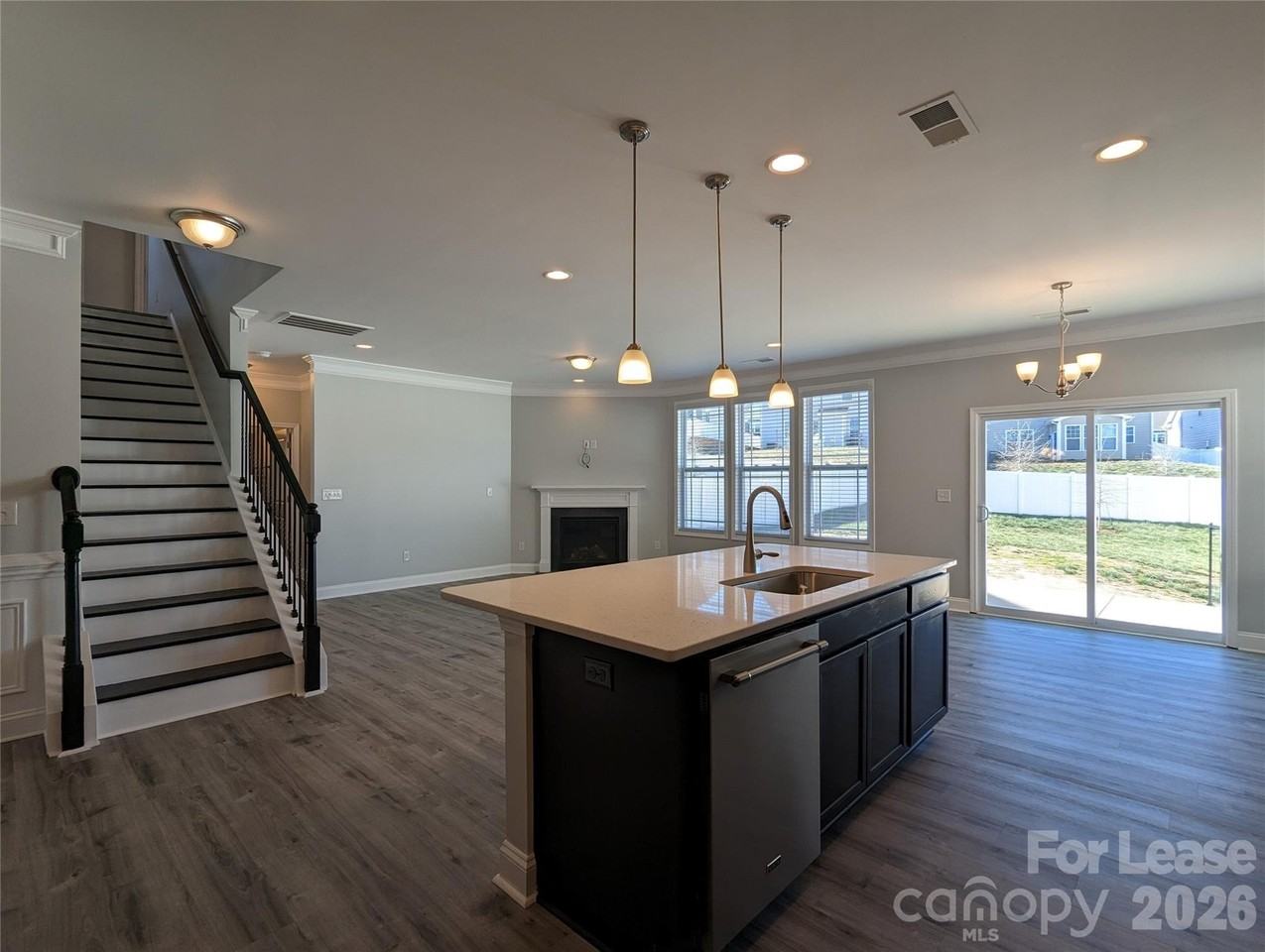 1530 Cambria Ct - Photo 4 of 32