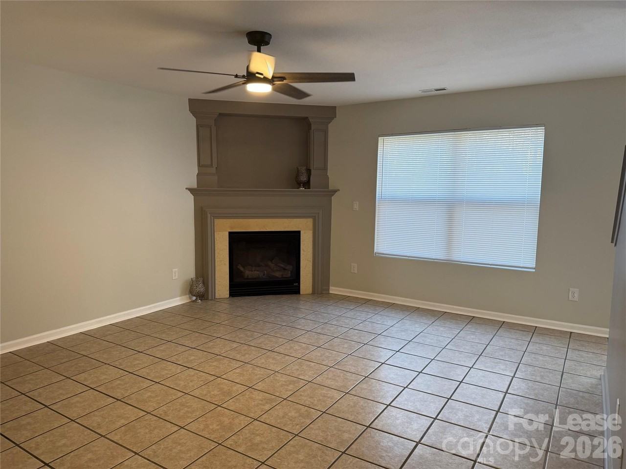 7021 Sunman Rd - Photo 5 of 20