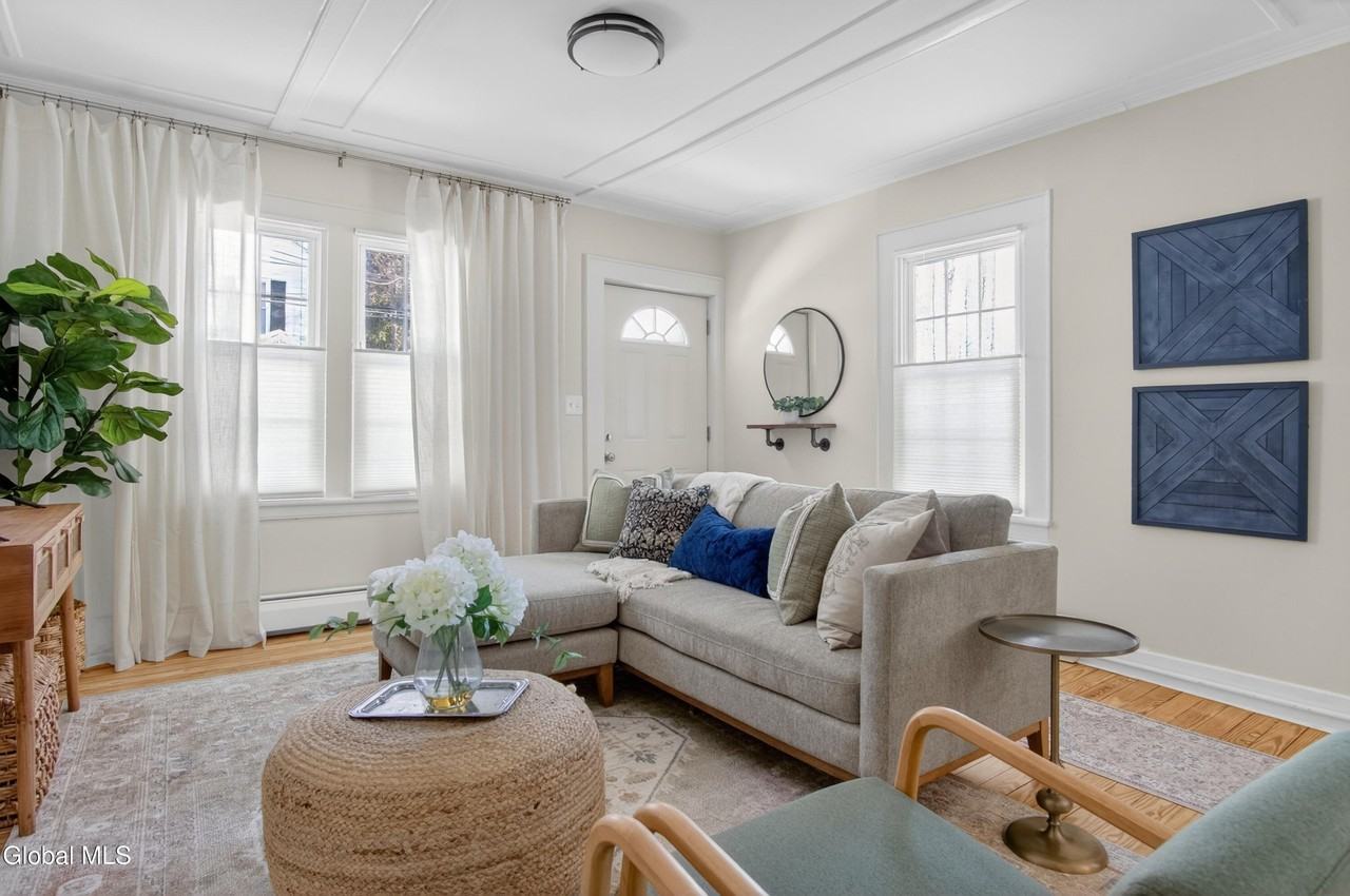 5 Van Dorn St Unit A - Photo 2 of 28