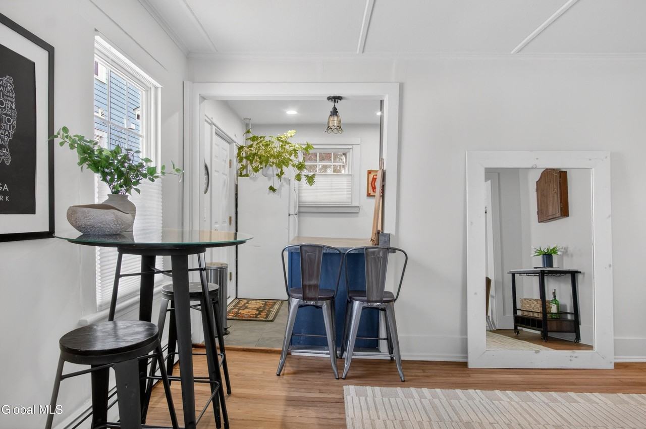 5 Van Dorn St Unit A - Photo 6 of 28