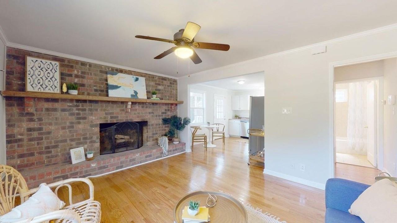 4734 Brookside Dr - Photo 4 of 11