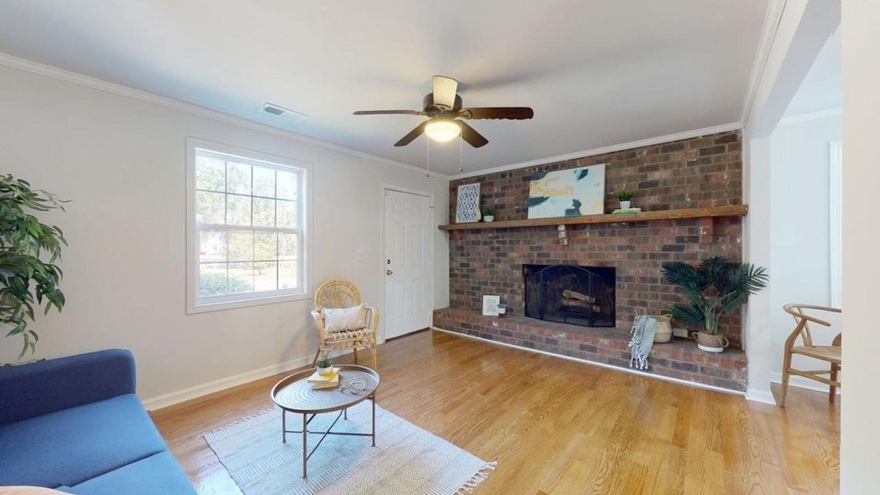 4734 Brookside Dr - Photo 5 of 11